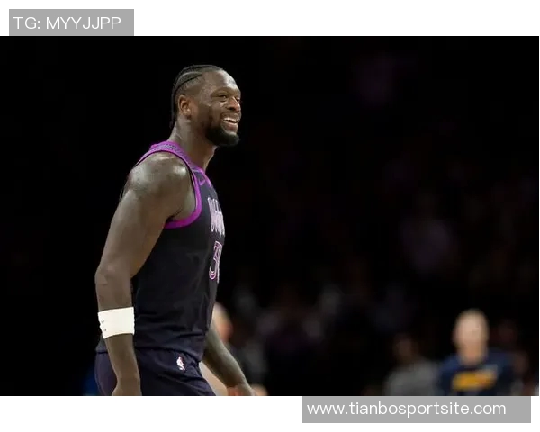 兰德尔全能表现助球队大胜19分10板12助攻正负值高达43 兰德尔全能表现助球队大胜19分10板12助攻正负值高达43