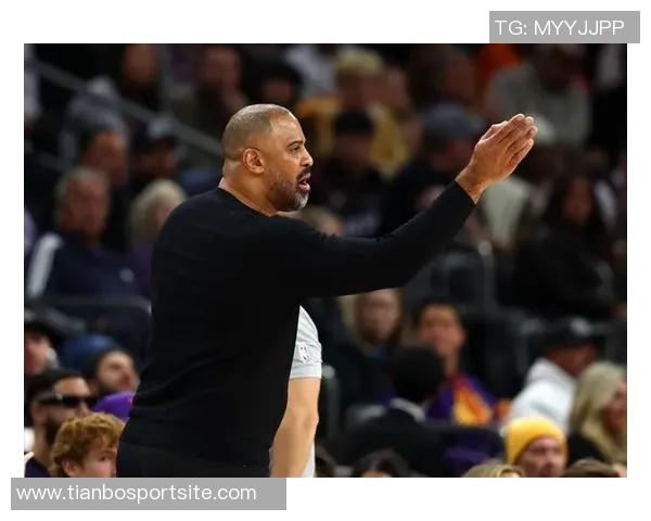 乌度卡强调年轻球员需与队友保持一致水平不会因年龄小而放宽要求